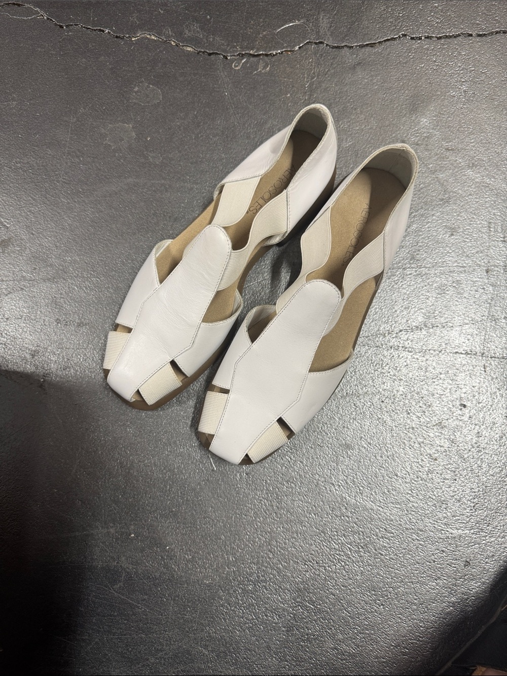 AEROSOLES White Peep-Toe Leather Flats